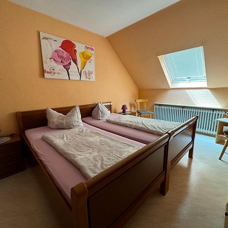 Zur Goldenen Krone Pension Stadtallendorf Bagian luar foto