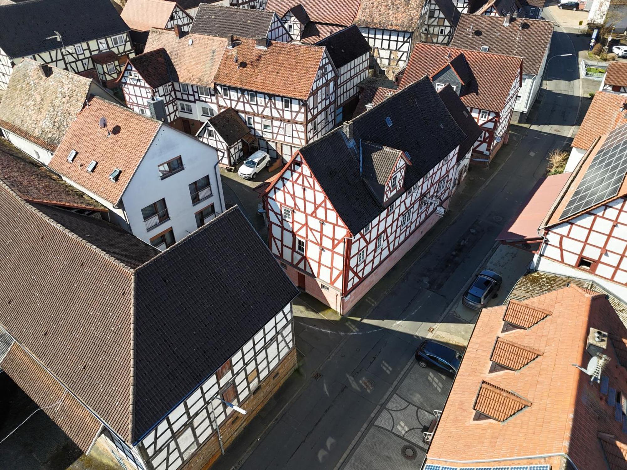 Zur Goldenen Krone Pension Stadtallendorf Bagian luar foto