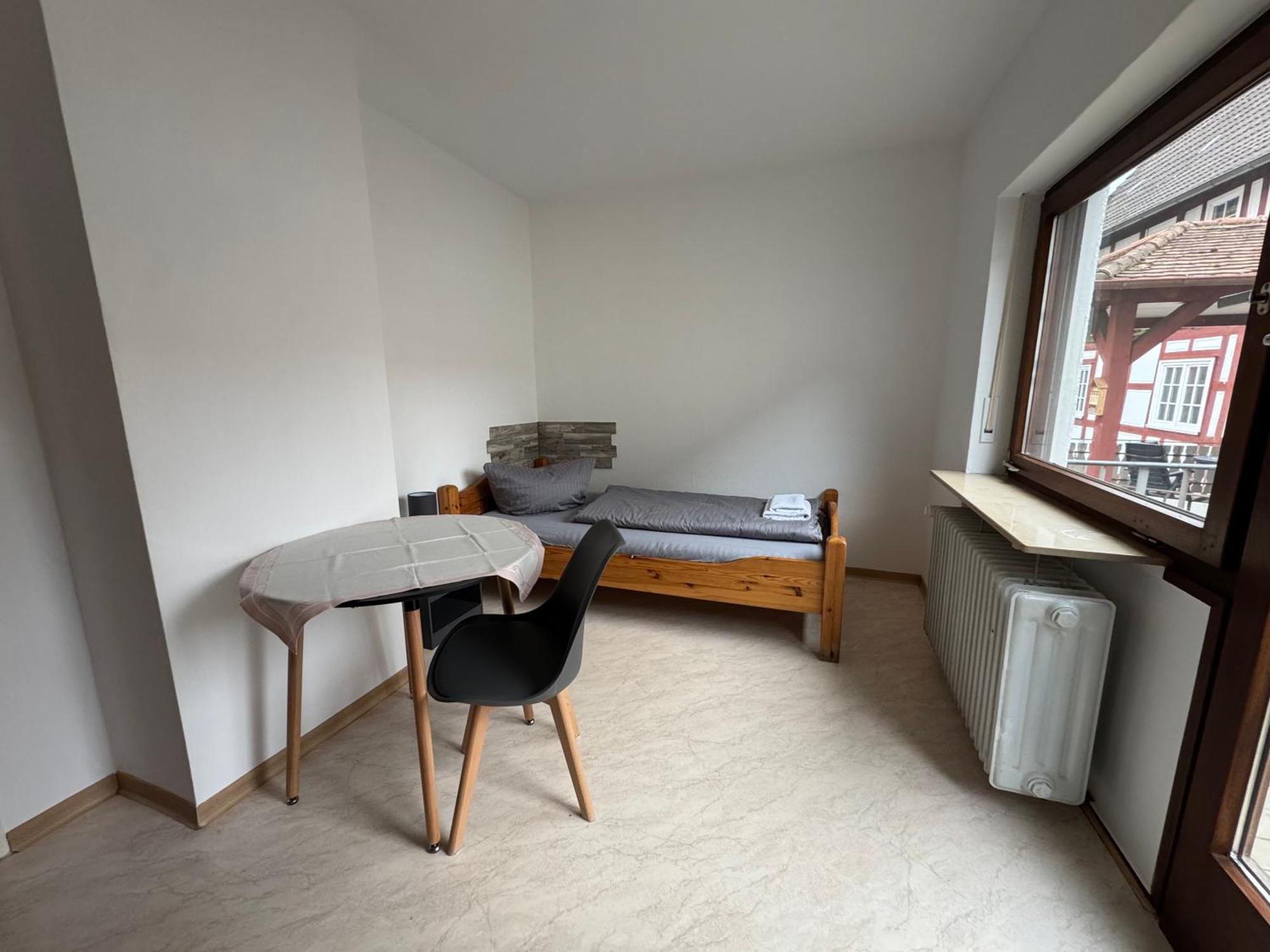 Zur Goldenen Krone Pension Stadtallendorf Bagian luar foto