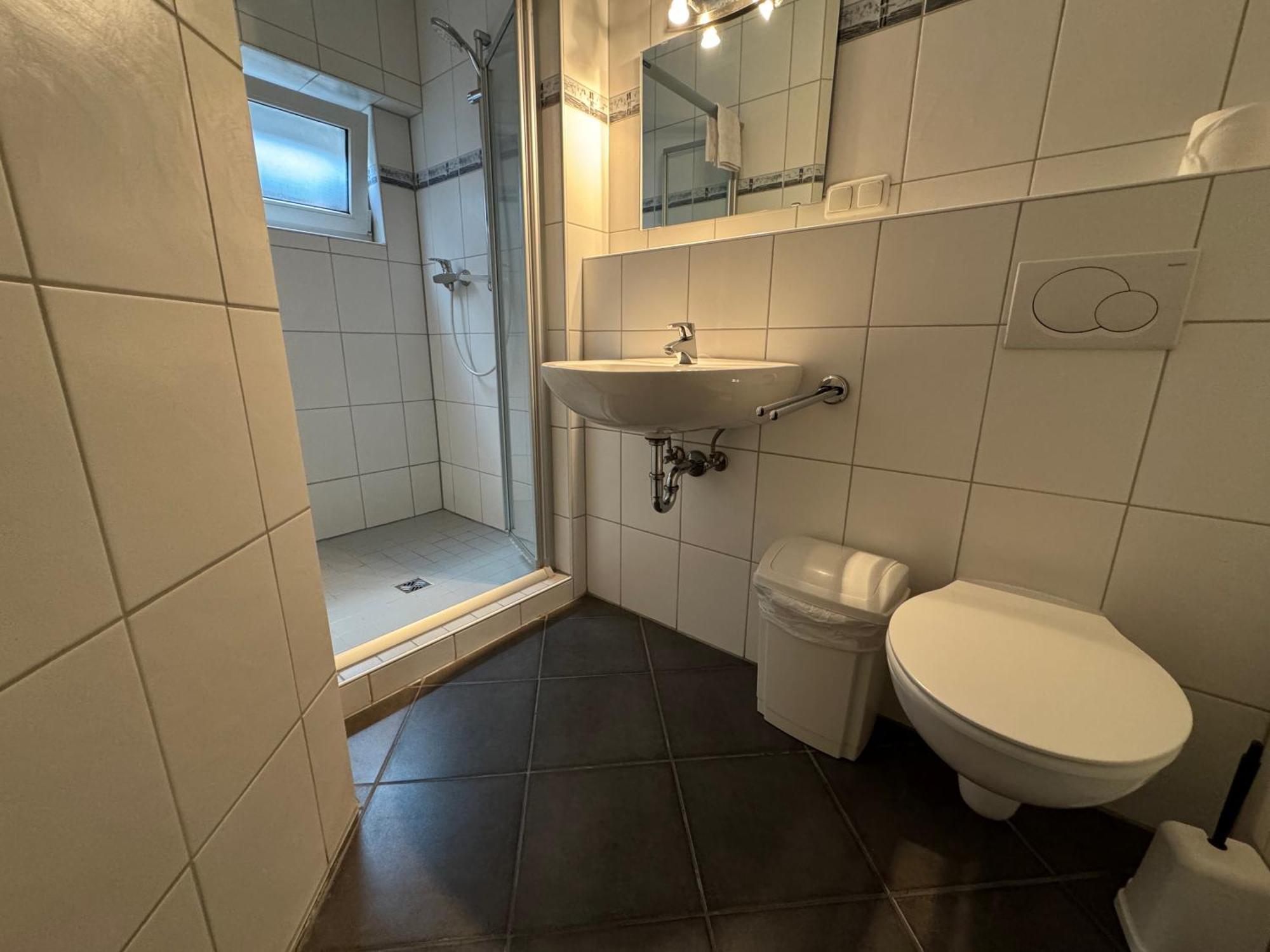 Zur Goldenen Krone Pension Stadtallendorf Bagian luar foto